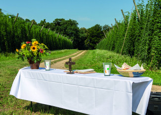 Gottesdienst im Hopfengarten